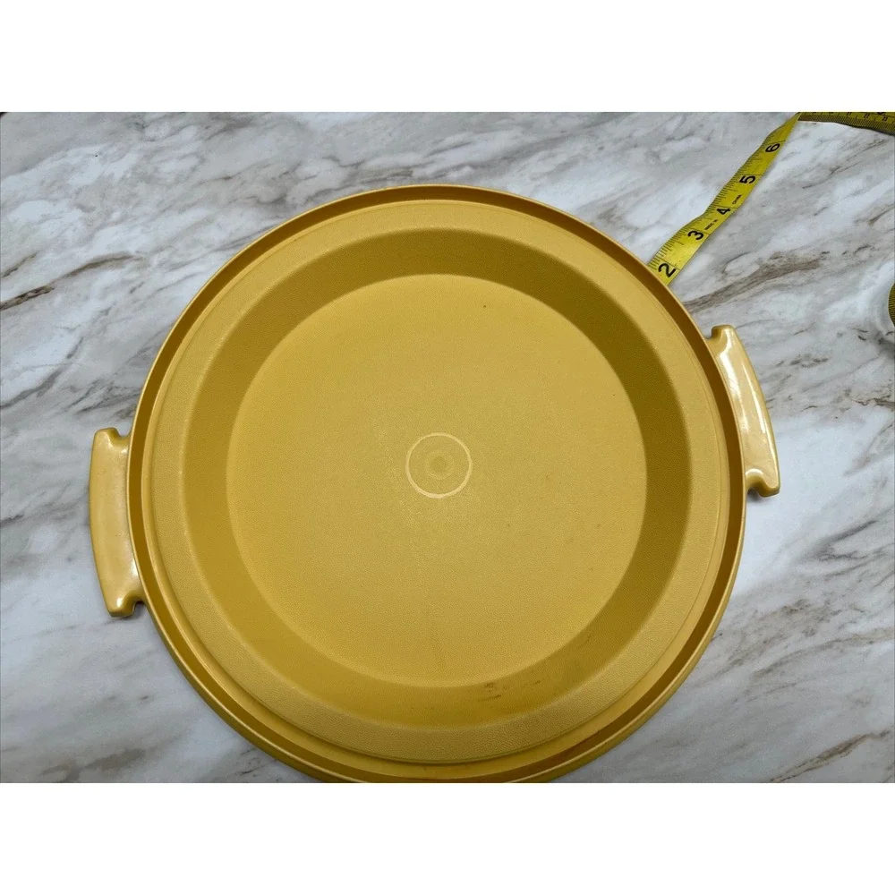 Vtg Tupperware Cake Taker Base Only Harvest Gold‎